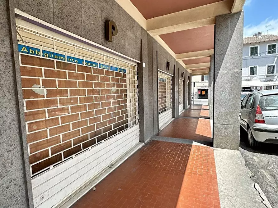 Immagine 5 di Attività commerciale in vendita  in Corso Vittorio Emanuele, 00 a Manziana