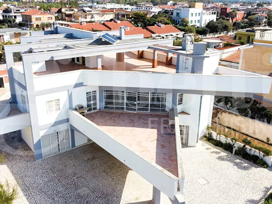Immagine 3 di Villa in vendita  in Via dei cavalli marini VISTA MARE, 108 a Ardea