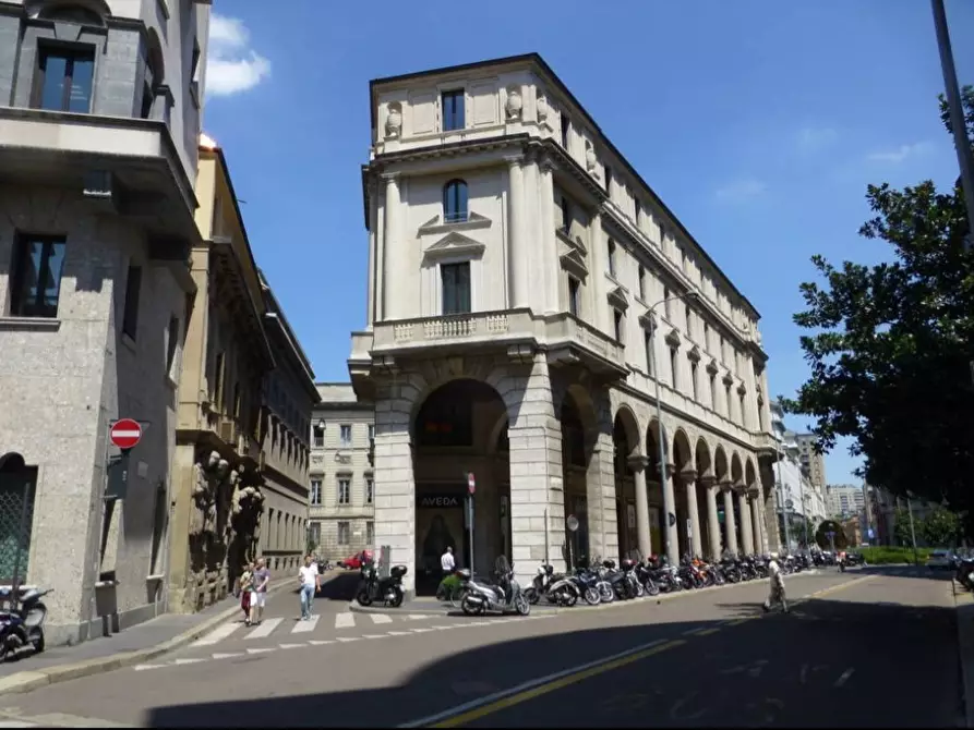 Immagine 1 di Ufficio in affitto  in Via Degli Omenoni, 2 a Milano