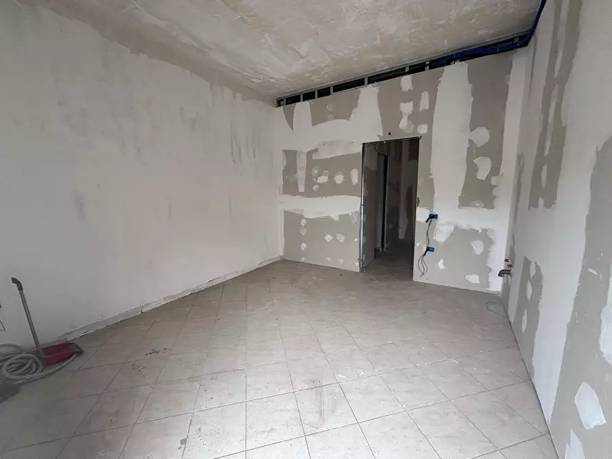 Immagine 2 di Negozio in vendita  in Via Marcello Gallian, 50 a Roma