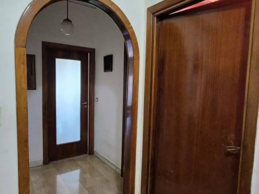 Immagine 20 di Appartamento in vendita  in Piazza Enrico De Nicola, 5 a Torre Annunziata