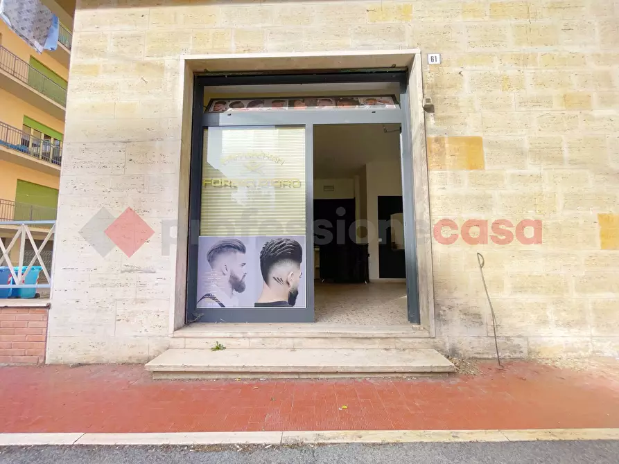 Immagine 13 di Negozio in affitto  in Via Paolessi, 61 a Rieti