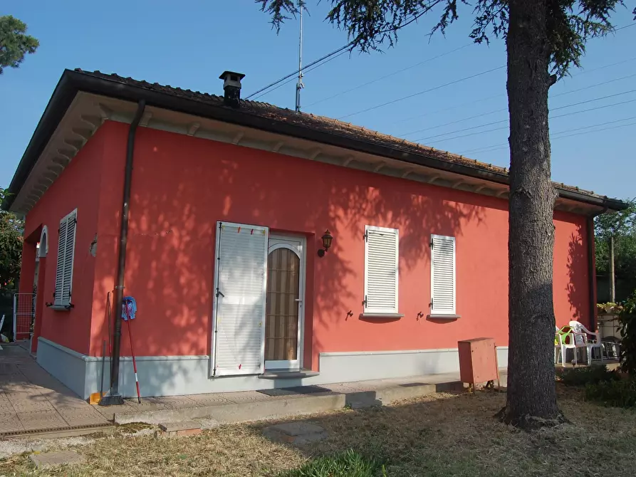 Immagine 1 di Villa in vendita  in Viale CORSICA a Riccione