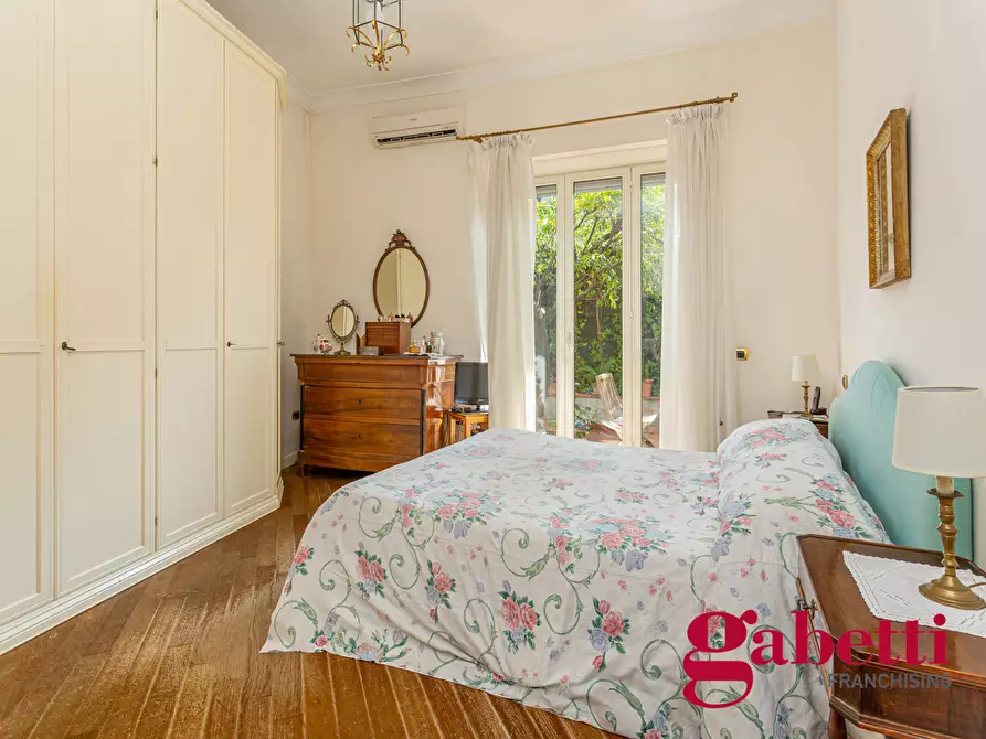 Immagine 12 di Appartamento in vendita  in Via Torquato Tasso, 343 a Napoli