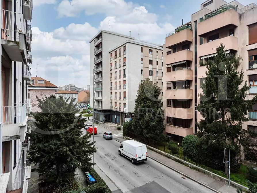 Immagine 2 di Appartamento in vendita  in Via Felice Cavallotti, 99 a Monza