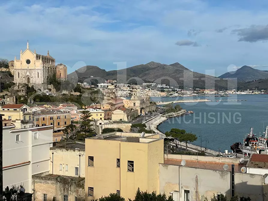 Immagine 1 di Appartamento in vendita  in Via Salita degli Albito, 36 a Gaeta