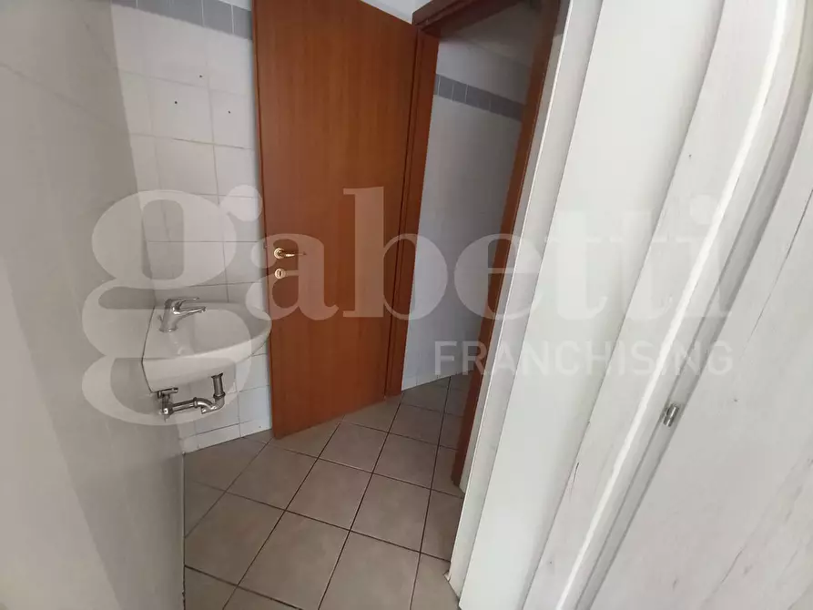 Immagine 11 di Negozio in affitto  in Via BORGO SAN GIOVANNI - VIA GRANATIERI DI SARDEGNA, 00 a Chioggia