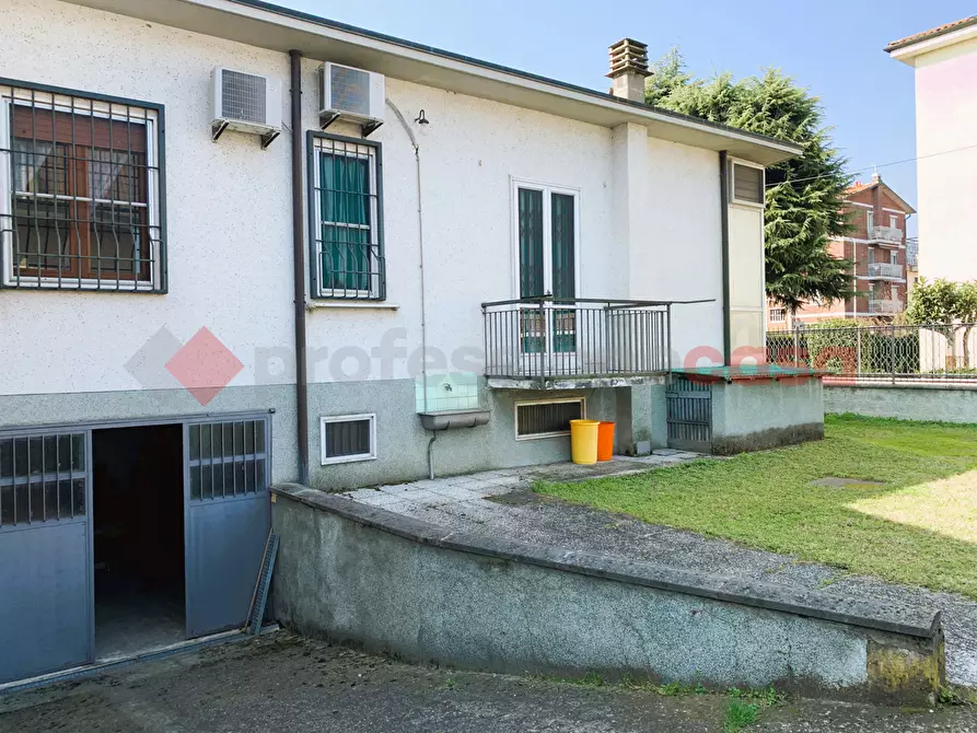 Immagine 1 di Villa in vendita  in Via san francesco, snc a Pieve Emanuele