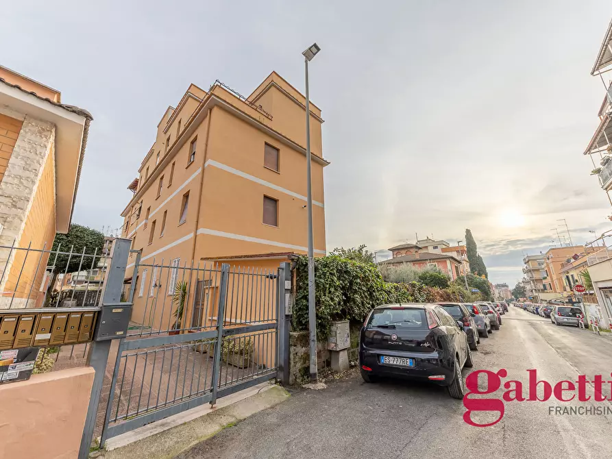 Immagine 2 di Appartamento in vendita  in Via Ezio Sciamanna, 3 a Roma