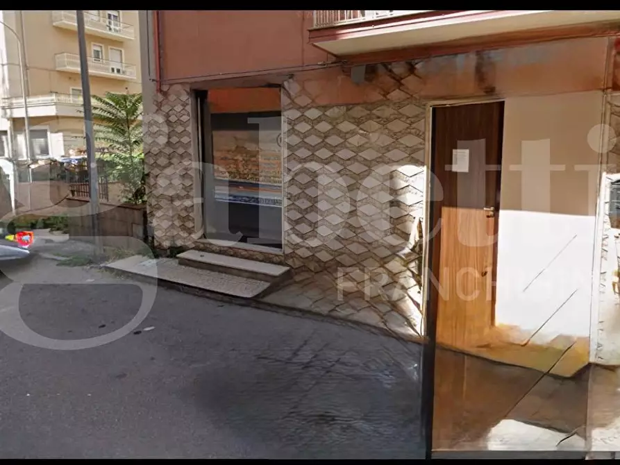 Immagine 1 di Negozio in vendita  in Via Michelangelo, 6/4 a Lamezia Terme
