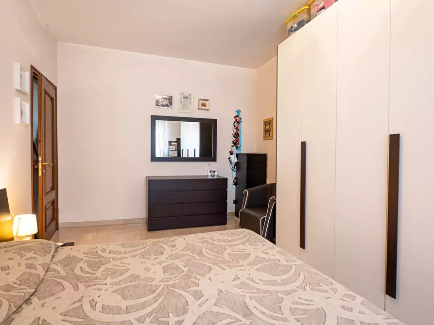 Immagine 19 di Appartamento in vendita  in Via Giambellino a Milano