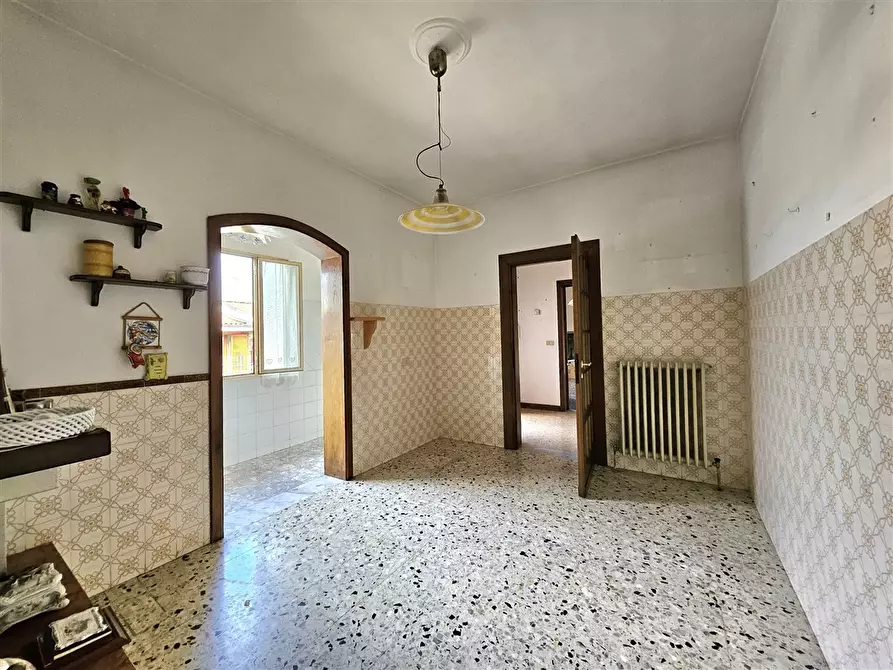 Immagine 6 di Casa bifamiliare in vendita  in Via COCOMBOLA, 50 a Massa