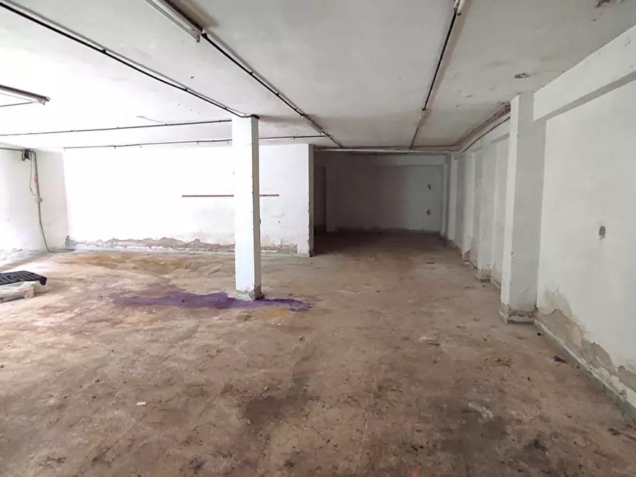 Immagine 10 di Magazzino in vendita  in Via PONCHIELLI a San Severo