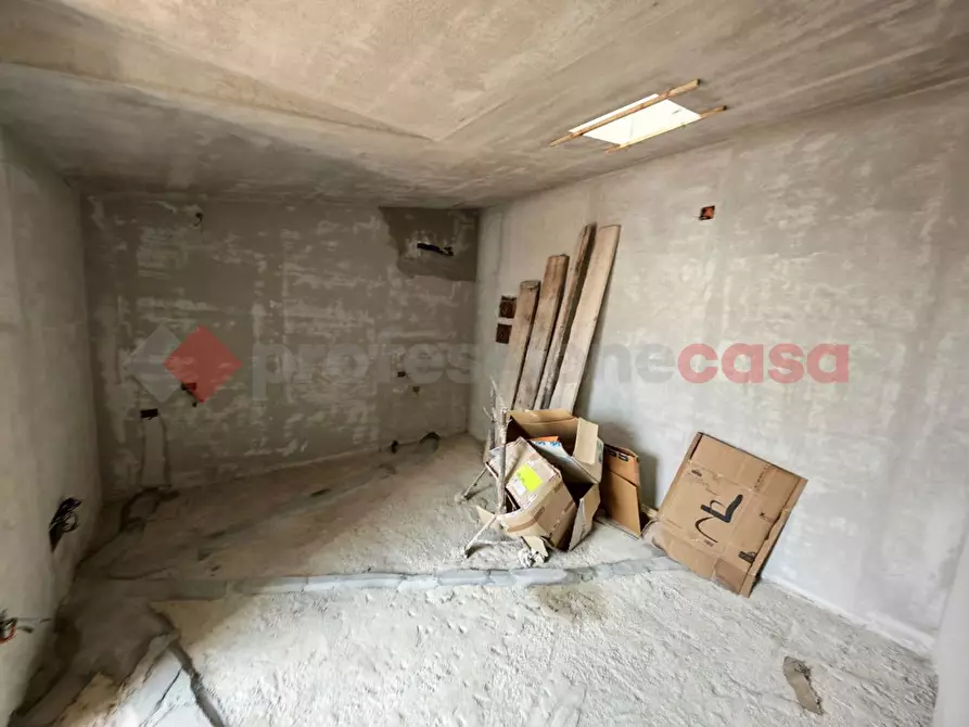 Immagine 20 di Casa indipendente in vendita  in Via bovio, snc a Mondragone