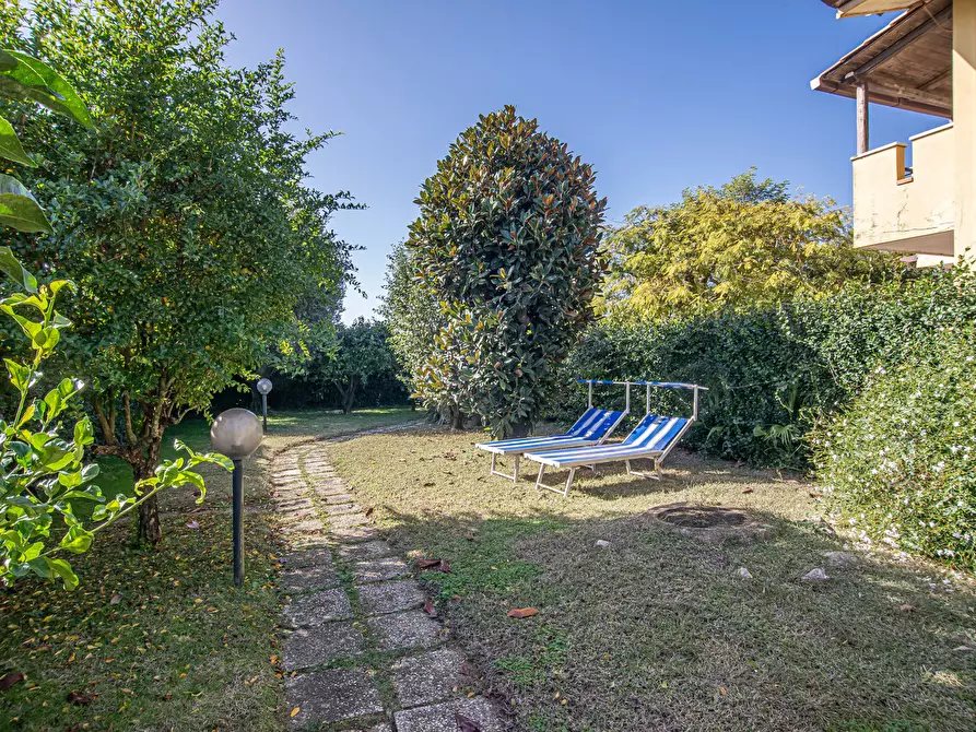 Immagine 36 di Casa trifamiliare in vendita  in Via della Bilancia, 47 a Sabaudia