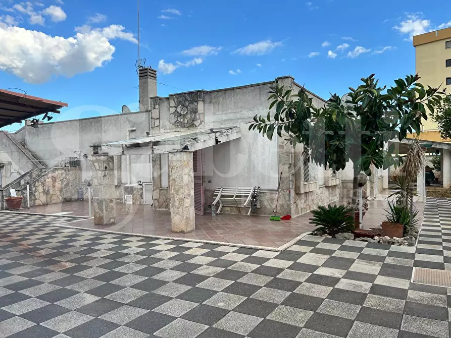 Immagine 20 di Villa in vendita  in Via SPEZIALE, 53 a Taranto