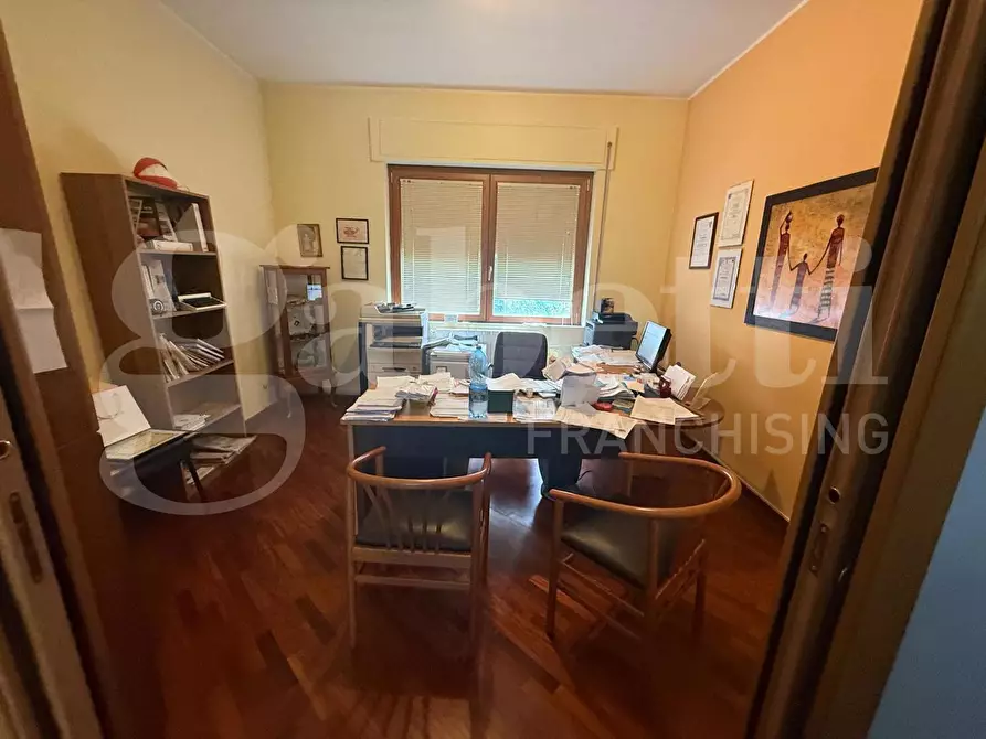 Immagine 9 di Ufficio in affitto  in Via dei Mille, 133 a Lamezia Terme