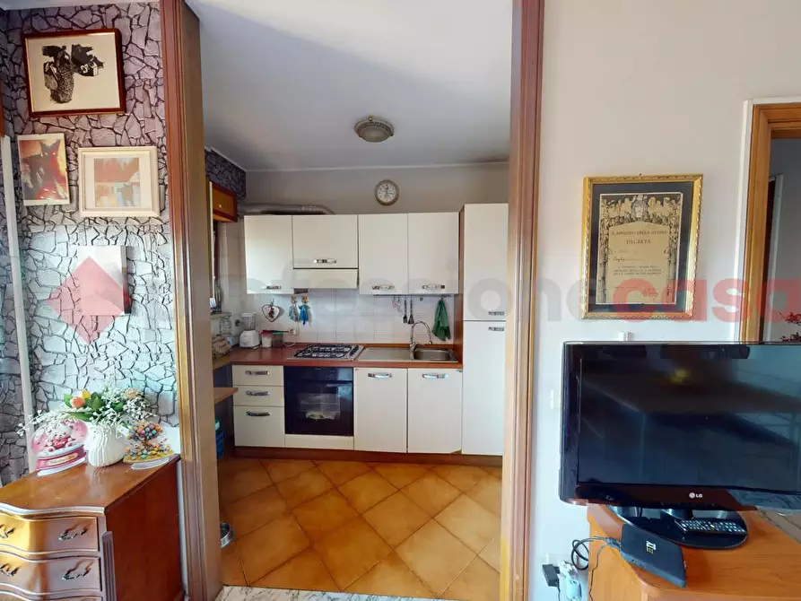 Immagine 5 di Appartamento in vendita  in Via Silvio Sbricoli a Roma