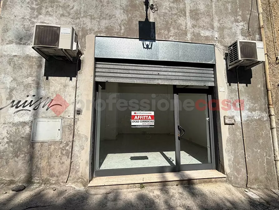 Immagine 1 di Negozio in affitto  in Via degli Arci, 31 a Anagni