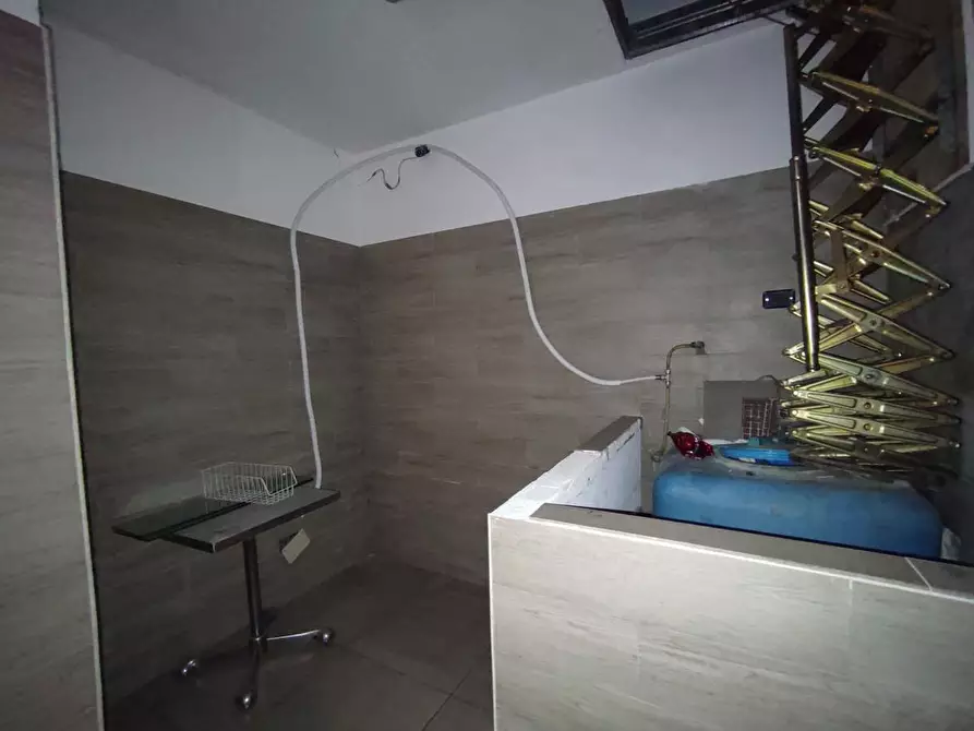 Immagine 18 di Negozio in vendita  in Corso Umberto I, 279 a Torre Annunziata