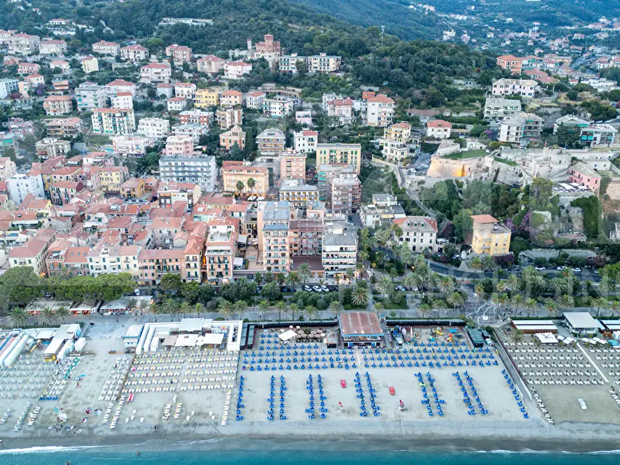 Immagine 10 di Loft/Open space in vendita  in Corso Europa a Finale Ligure