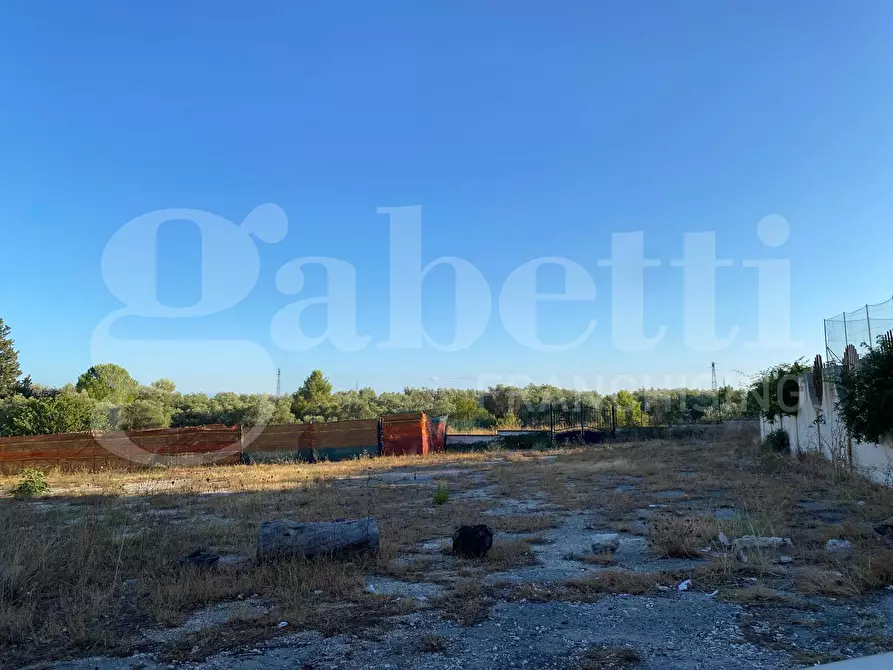Immagine 3 di Terreno residenziale in vendita  in Via Di Valle Luna a Trani