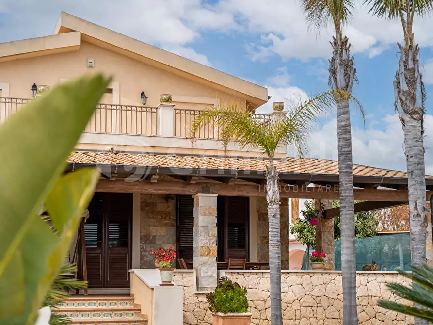 Immagine 1 di Villa in vendita  in Via Sandro Pertini a Avola