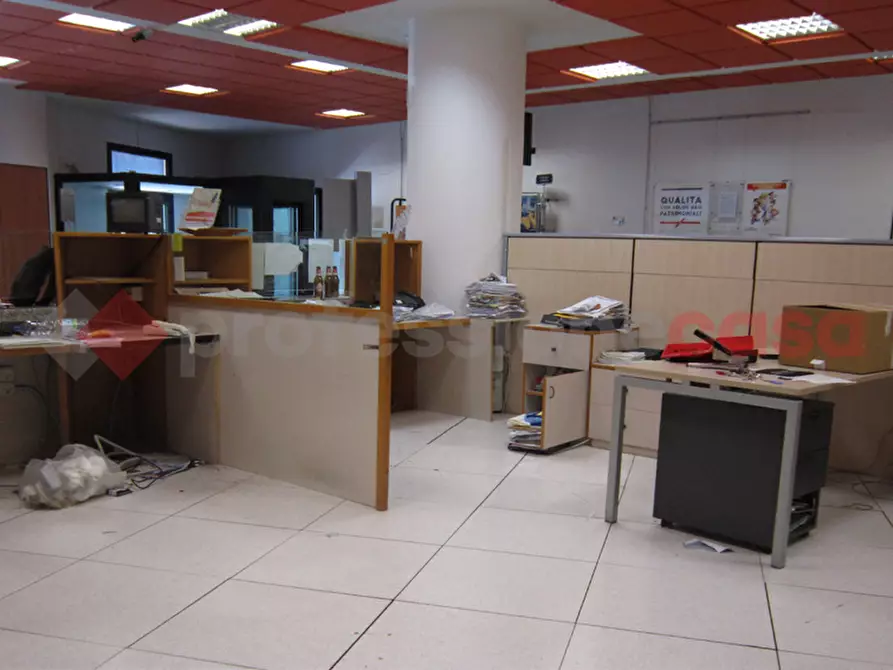 Immagine 3 di Negozio in vendita  in Piazza Garibaldi, 17 a Taurianova