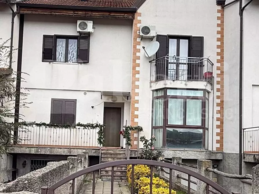 Immagine 1 di Villetta a schiera in vendita  in Via GAMBIERI, 9 a Settingiano