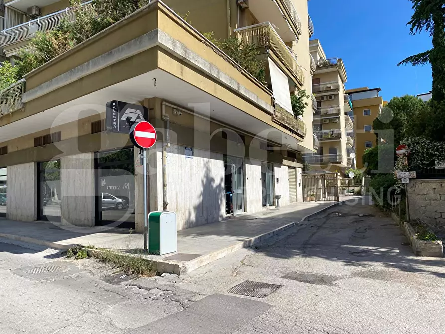 Immagine 1 di Box auto in vendita  in Via Gramsci a Trani