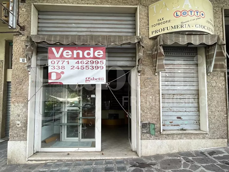 Immagine 2 di Negozio in vendita  in Via Firenze, 10 a Gaeta
