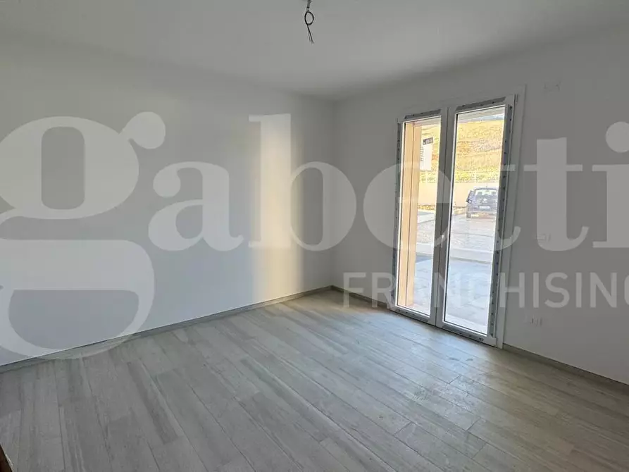 Immagine 12 di Appartamento in vendita  in Via Ricci, snc a Tortoreto