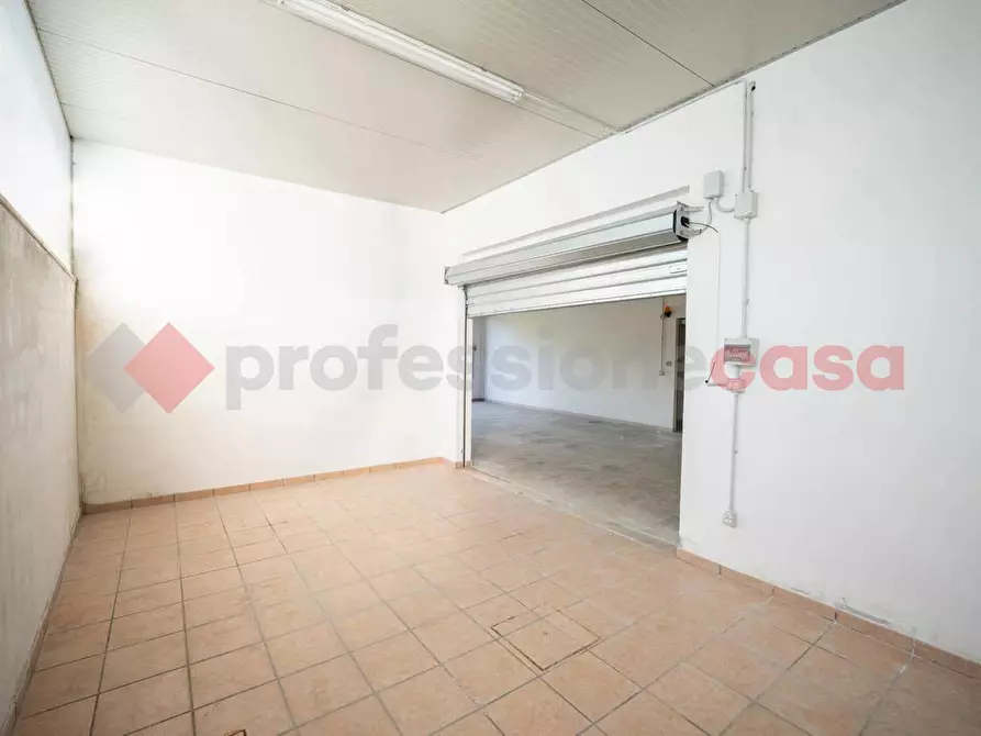 Immagine 5 di Negozio in vendita  in Via Casilina 62, 138 a Anagni