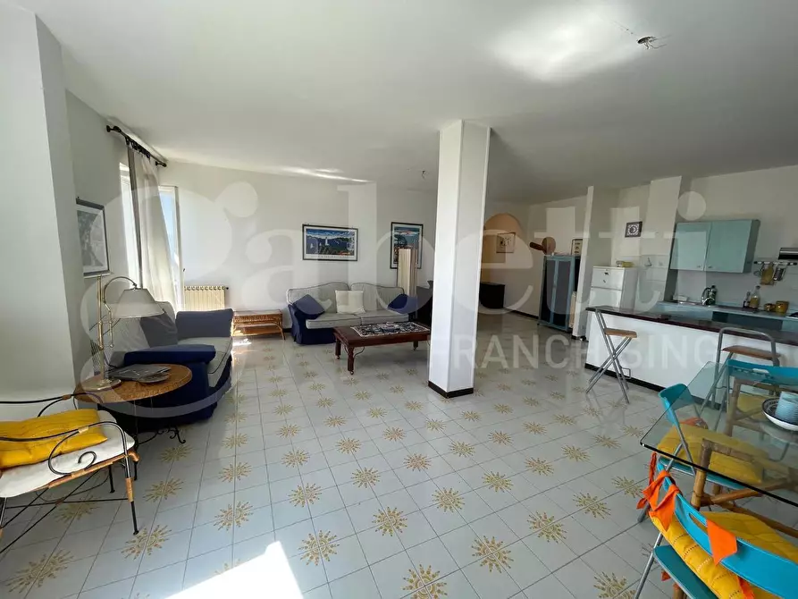 Immagine 3 di Appartamento in vendita  in Via Angioina, 25 a Gaeta