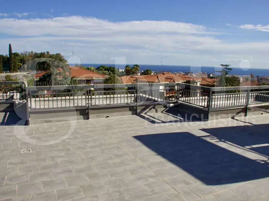 Immagine 13 di Villa in vendita  in Via Tondo Gioieni a Catania