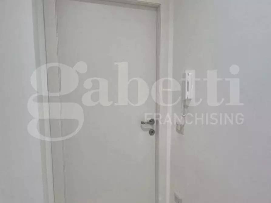 Immagine 38 di Appartamento in vendita  in Via DELLE IV GIORNATE, 37 a Torre Annunziata