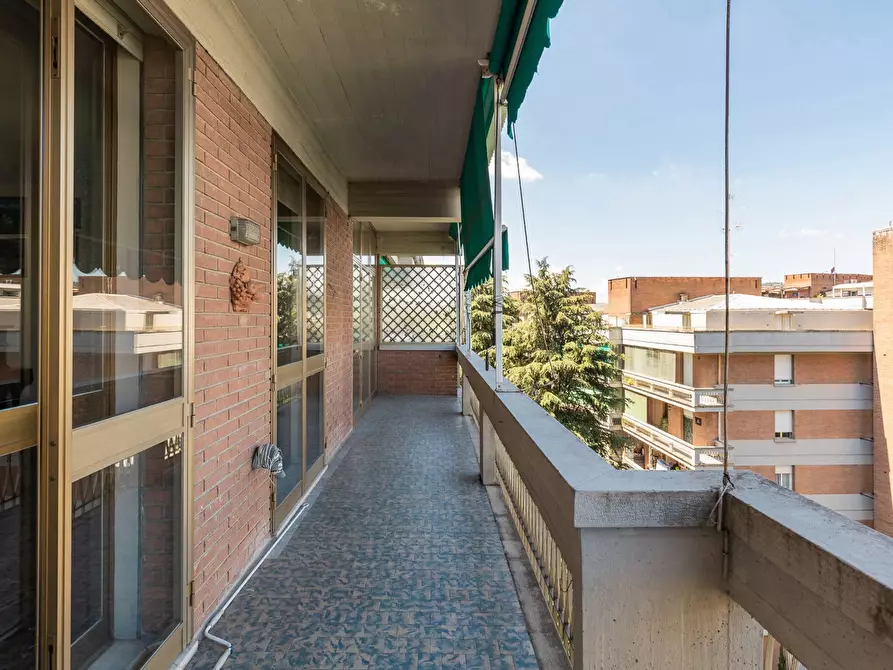 Immagine 6 di Appartamento in vendita  in Viale Roma, 13 a Bologna