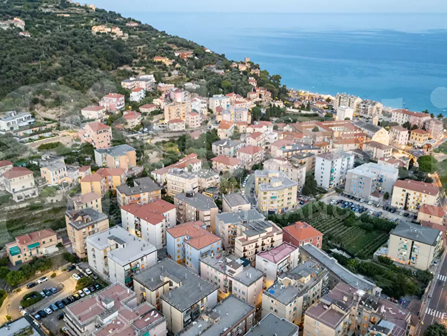 Immagine 28 di Appartamento in vendita  in Via Calvisio a Finale Ligure