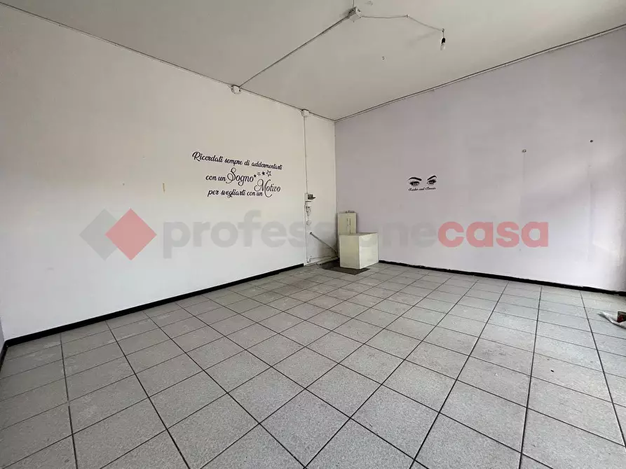 Immagine 9 di Negozio in affitto  in Via Sorbero, 7 a Colleferro