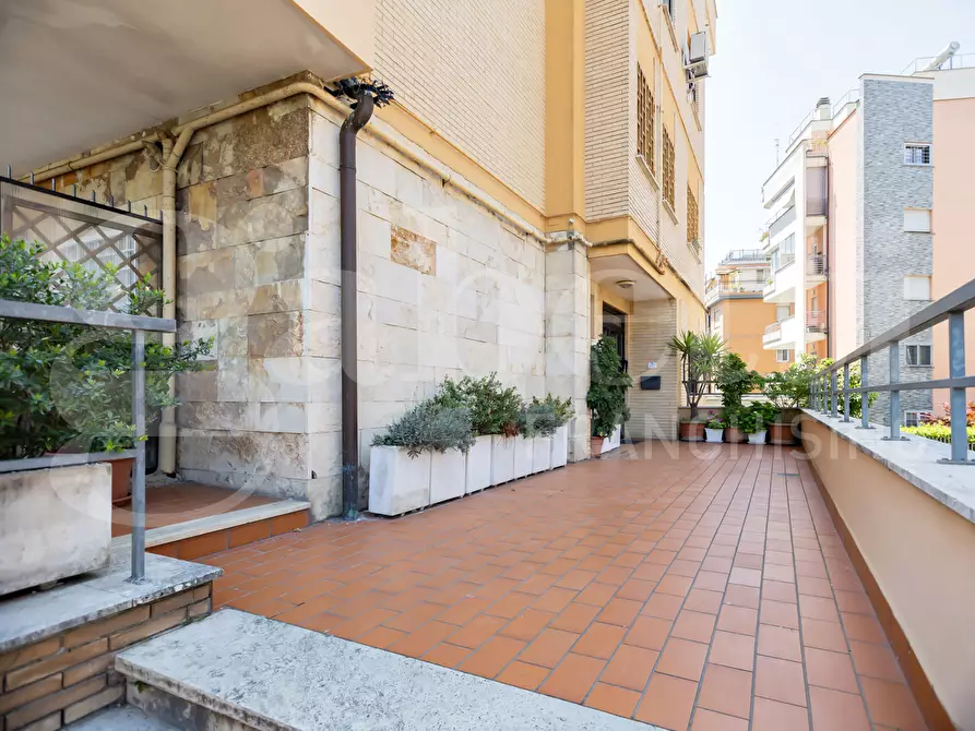 Immagine 43 di Appartamento in vendita  in Via Lucio II a Roma