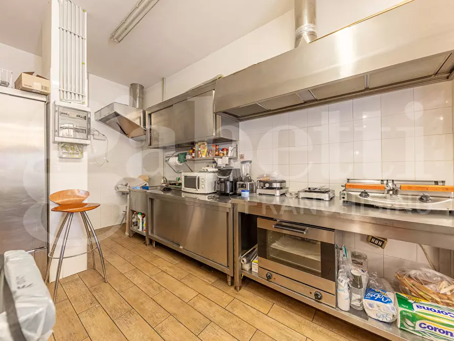 Immagine 15 di Bar / Ristorante in vendita  in Via Cogoleto a Roma