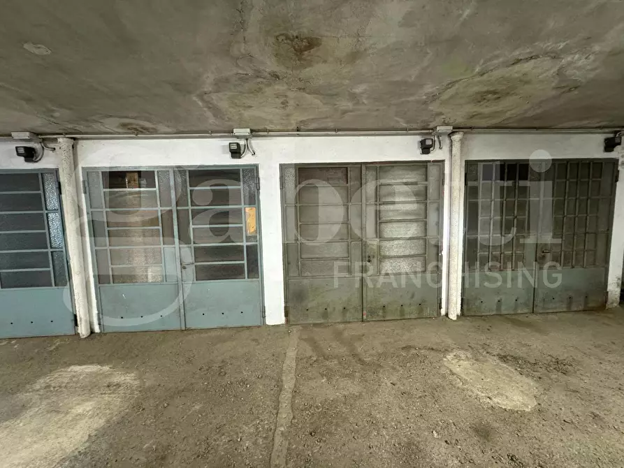 Immagine 2 di Box auto in vendita  in Via Costa a Collegno