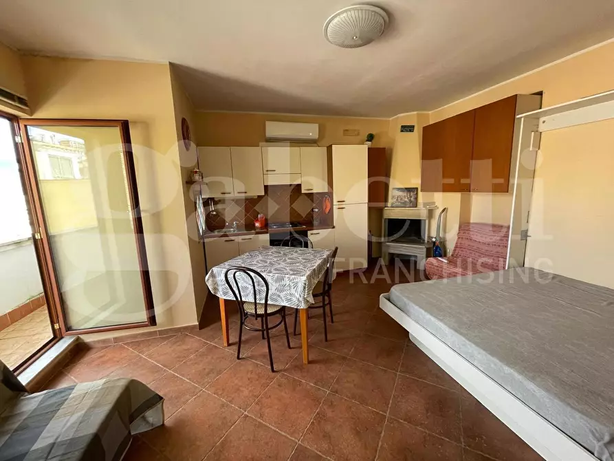 Immagine 4 di Appartamento in vendita  in Vico 11 Lungomare G. Caboto, 41 a Gaeta