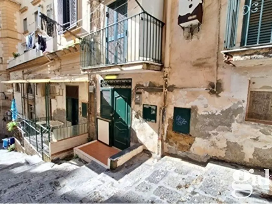 Immagine 11 di Palazzo in vendita  in Via Salita del Petraio a Napoli