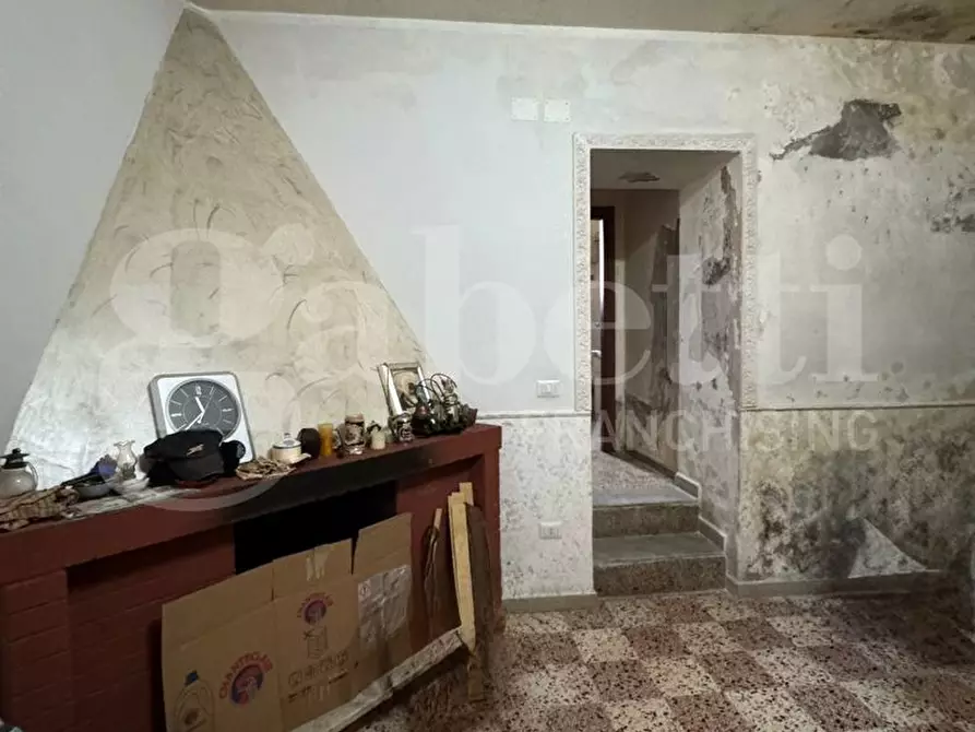 Immagine 9 di Casa indipendente in vendita  in Via Madonna del Principio, 23 a Torre Annunziata
