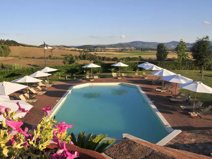 Immagine 11 di Villa in affitto  in Viale Trasimeno, 100 a Magione