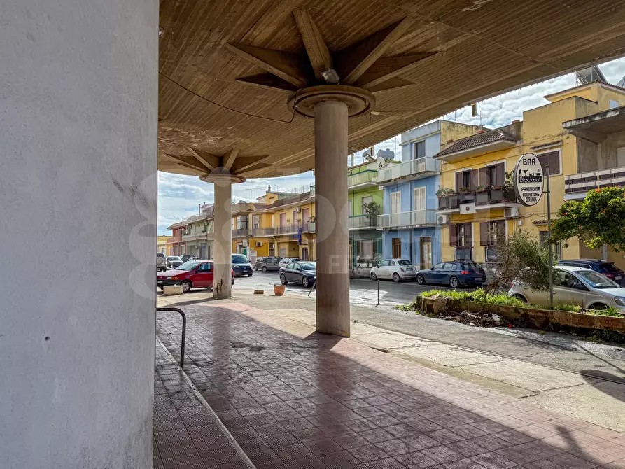 Immagine 10 di Negozio in vendita  in Via Giovanni Pascoli, 45 a Pachino