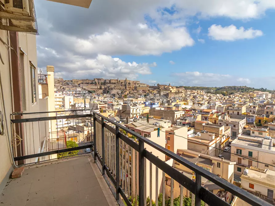 Immagine 3 di Appartamento in vendita  in Via Vespucci, 49 a Noto