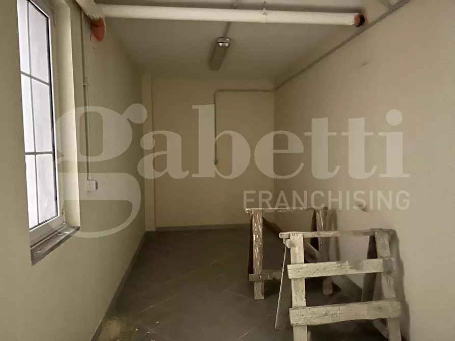 Immagine 5 di Magazzino in vendita  in Via MONSIGNOR OLINDO RUGGIERI, 34 a Martina Franca