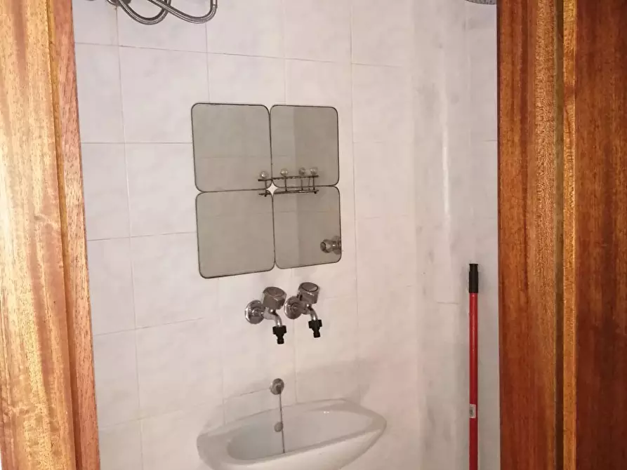 Immagine 6 di Palazzo in vendita  in Via Del Guglietto, 11-13 a Sezze